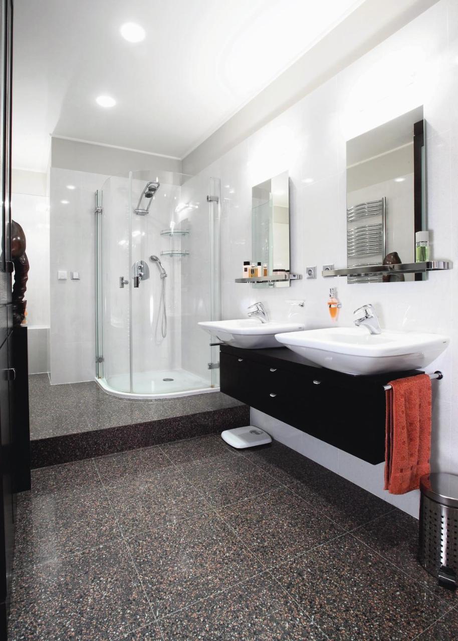 Spacious Elegance In The Heart Of Old Town Praha Bagian luar foto