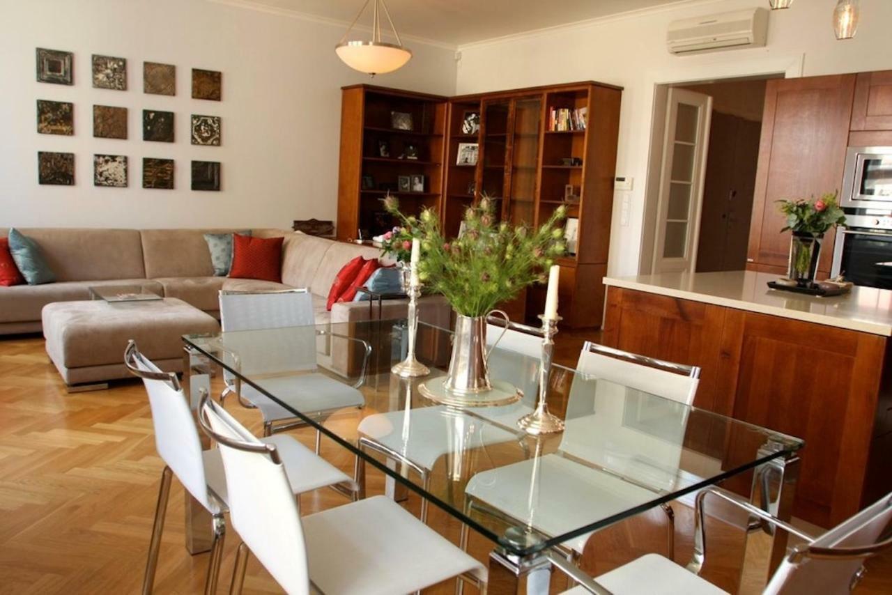 Spacious Elegance In The Heart Of Old Town Praha Bagian luar foto