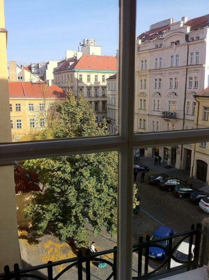 Spacious Elegance In The Heart Of Old Town Praha Bagian luar foto