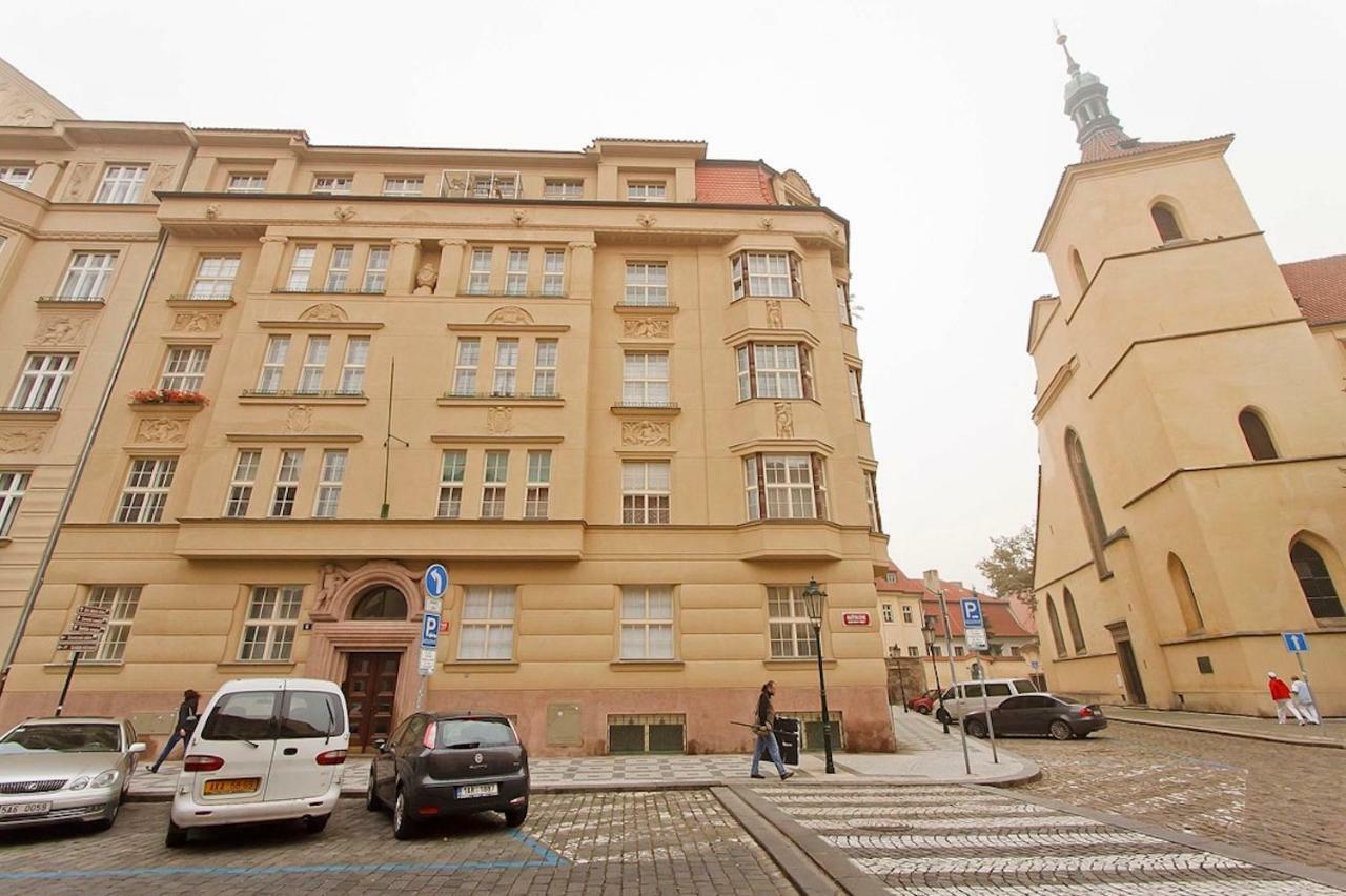 Spacious Elegance In The Heart Of Old Town Praha Bagian luar foto